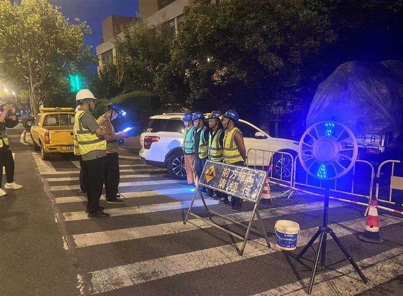 淄博投下水道疏通 化粪池清理抽泥浆 管道气囊封堵 吸污车水泵租赁